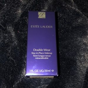 Estée Lauder foundation😇😍😍